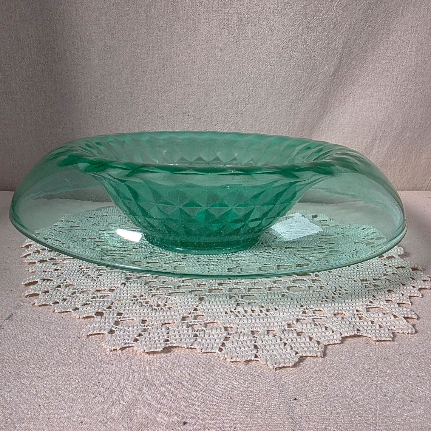 ✨ Vintage Uranium Glass Console Bowl – Glowing Green Centerpiece