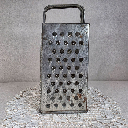 Vintage Tin Box Cheese Grater Primitive Farmhouse Kitchen Tool