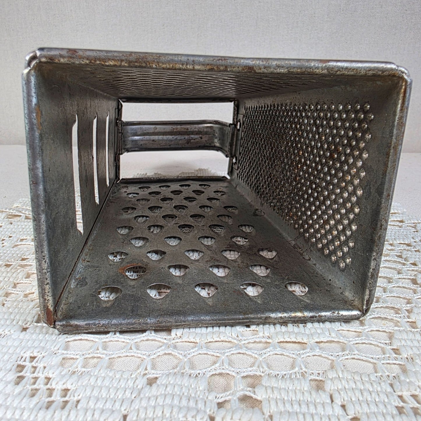 Vintage Tin Box Cheese Grater Primitive Farmhouse Kitchen Tool