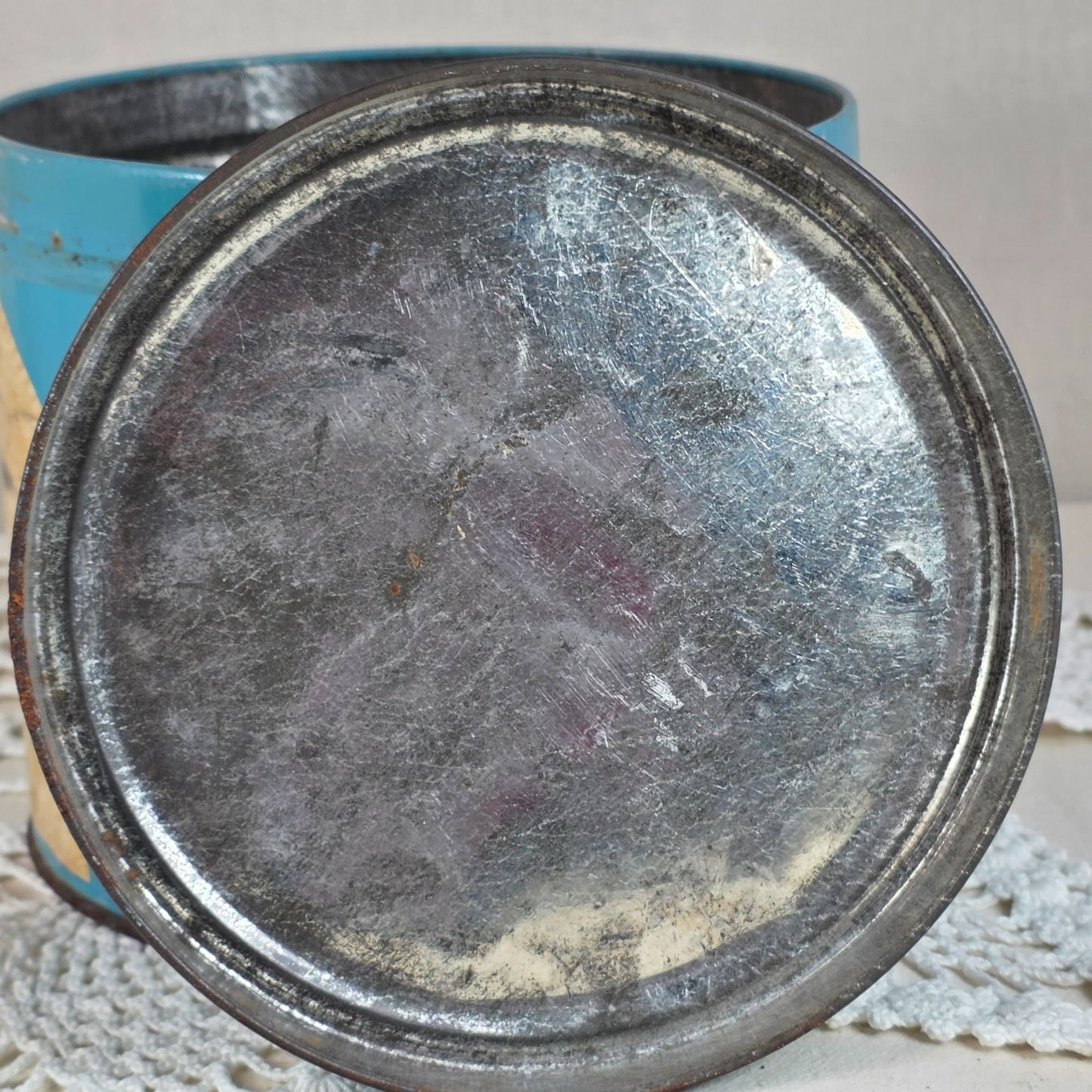 Vintage NBC Uneeda Biscuits Toasted Whole Wheat Wafers Tin National Biscuit Co Blue Advertising