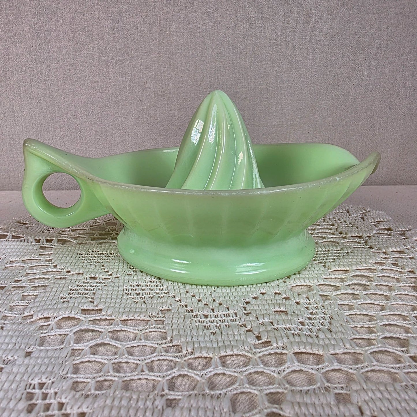 Vintage Jadite/Jadeite Glass Citrus Reamer Juicer with Handle Uranium Glow