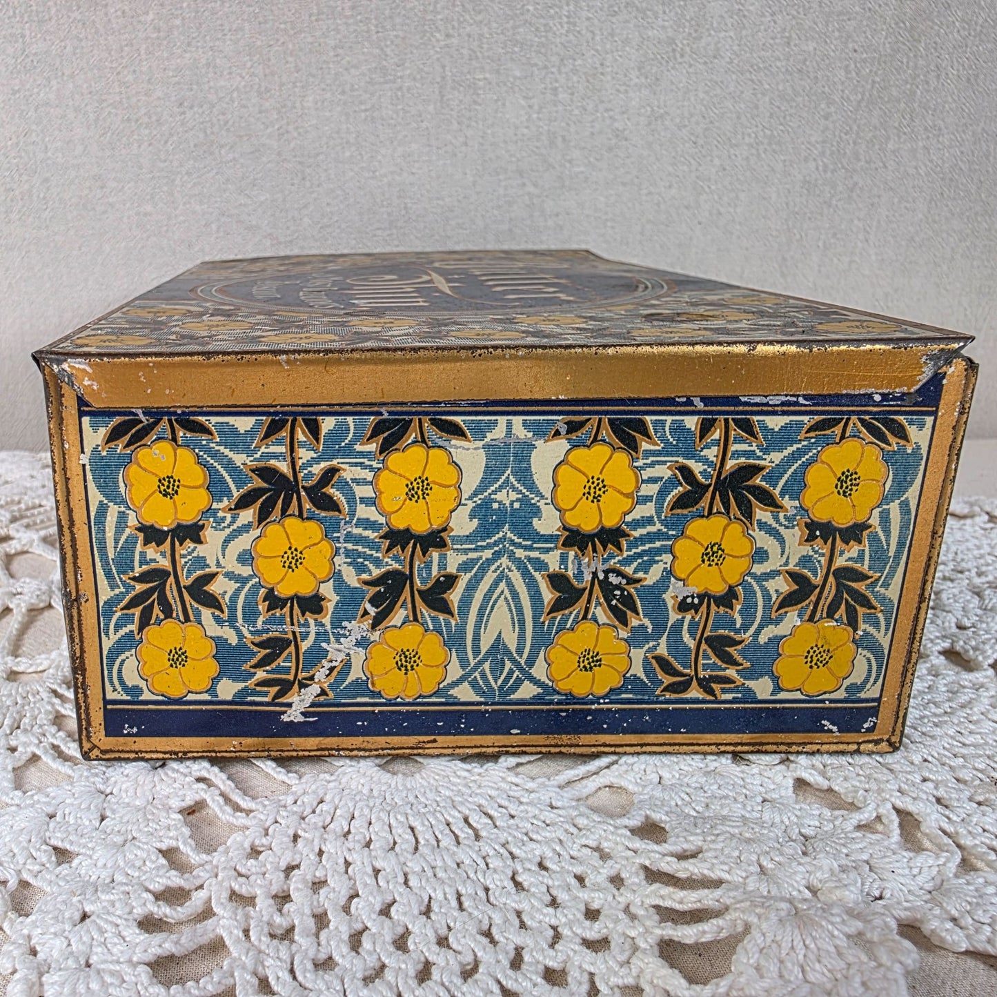 Antique Butter Thin Biscuit Tin National Biscuit Co Hinged lid Advertising Box