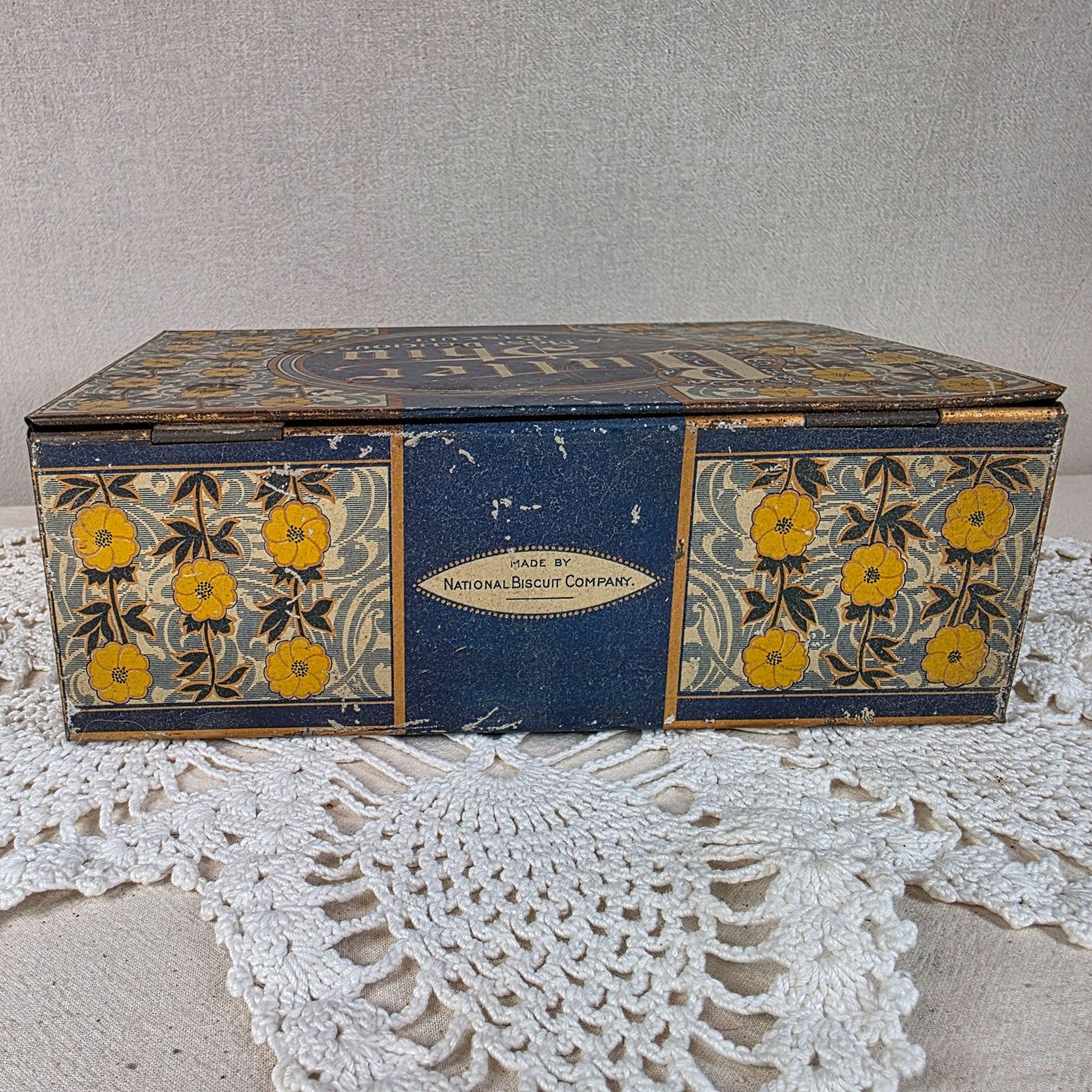 Antique Butter Thin Biscuit Tin National Biscuit Co Hinged lid Advertising Box
