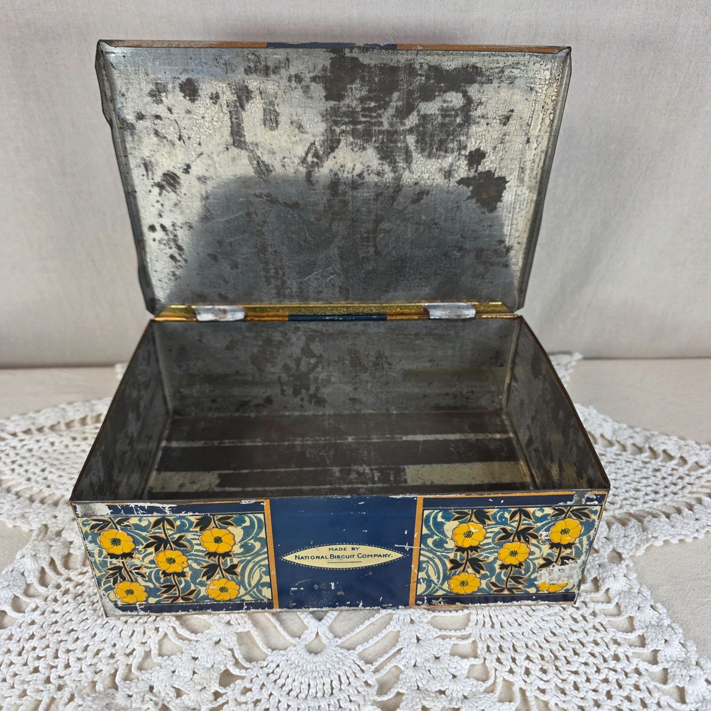 Antique Butter Thin Biscuit Tin National Biscuit Co Hinged lid Advertising Box