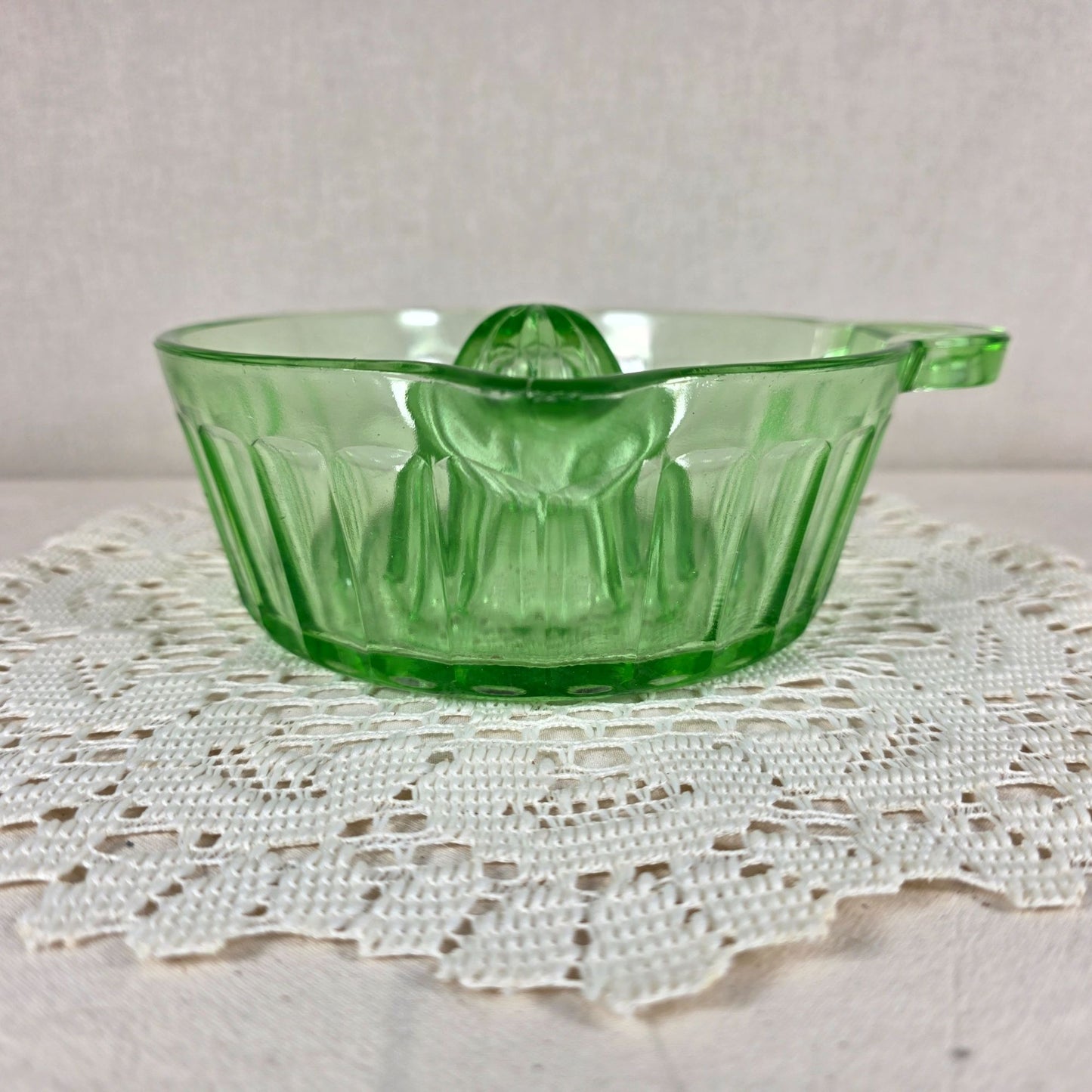 Vintage Uranium Glass Citrus Juicer Reamer Depression Glass Green UV Reactive