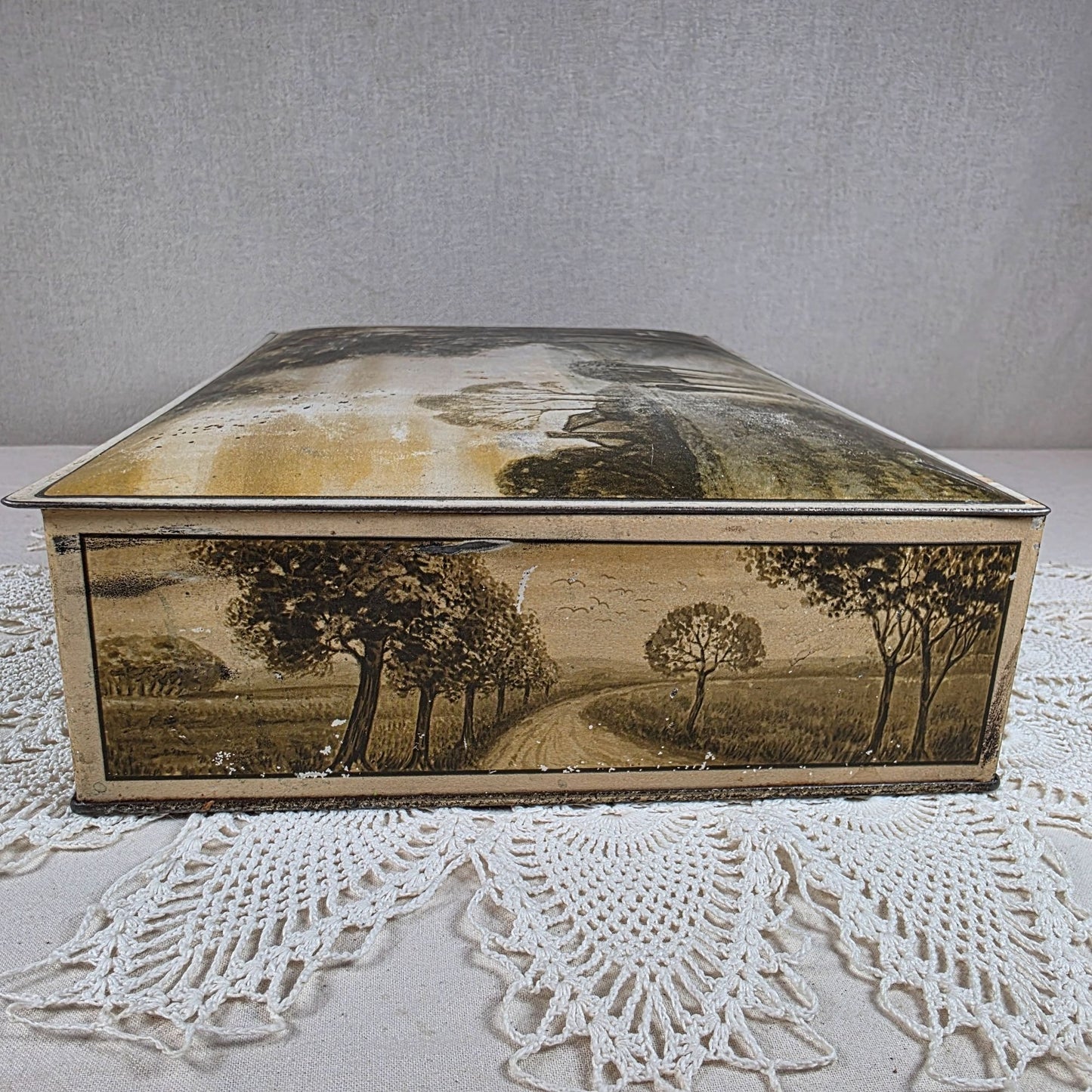 Vintage NBC Uneeda Biscuit Tin Box Country Landscape Scene National Biscuit Company Advertising