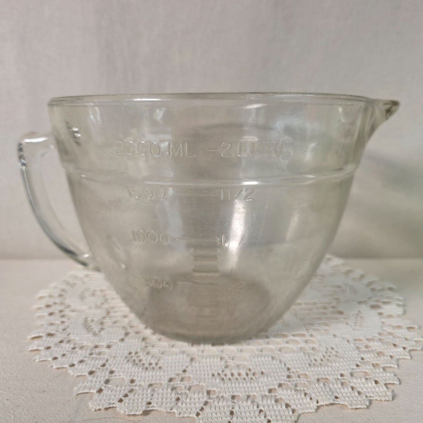 Vintage Anchor Hocking Glass 8-Cup Measuring Cup 2-Quart Batter Bowl With Handle & Spout