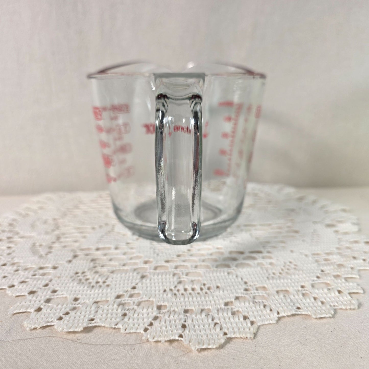 Vintage Anchor Hocking Glass 2 Cup Measuring Cup With Red Markings & Spout - Durable & Functional Kitchen Essential