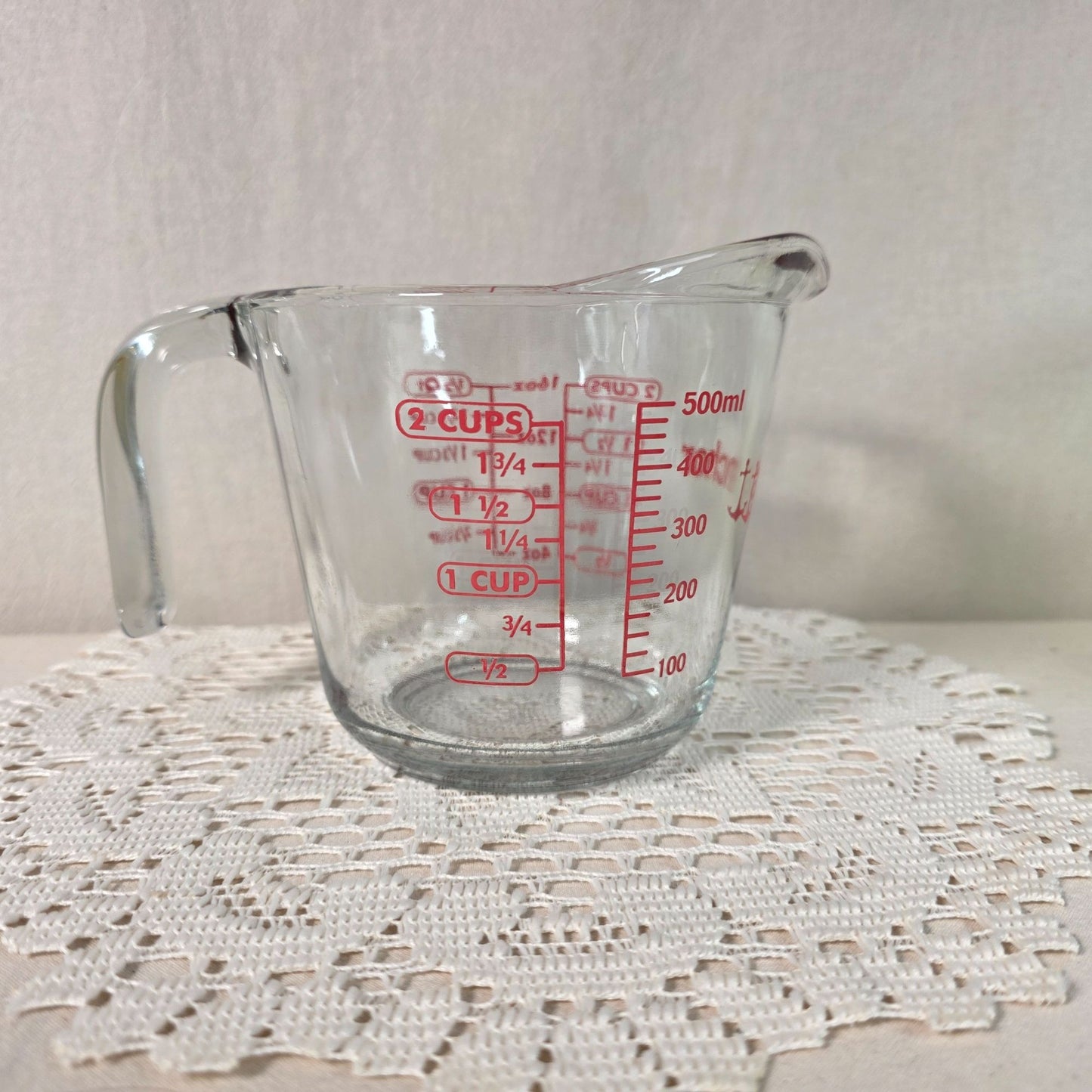 Vintage Anchor Hocking Glass 2 Cup Measuring Cup With Red Markings & Spout - Durable & Functional Kitchen Essential