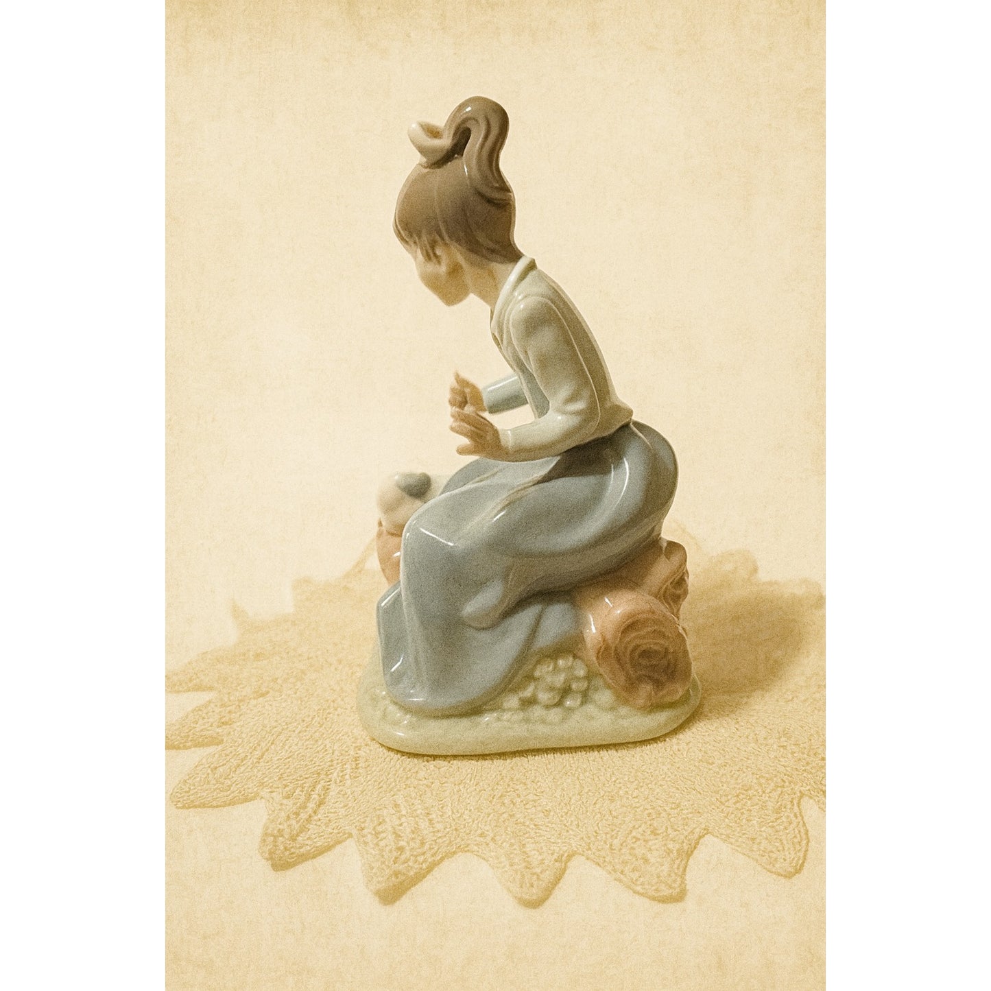 Nao by Lladro – “Let’s Rest” Item #1091 – Retired