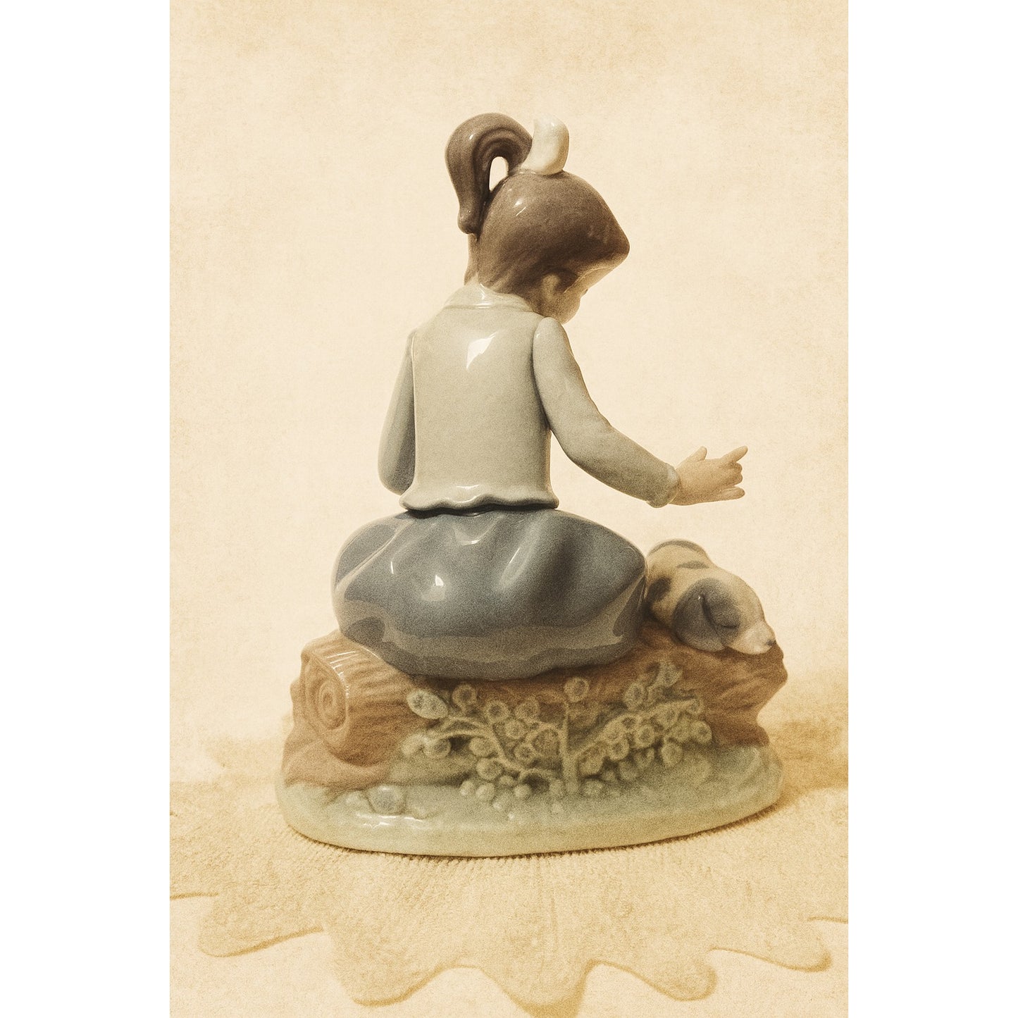 Nao by Lladro – “Let’s Rest” Item #1091 – Retired