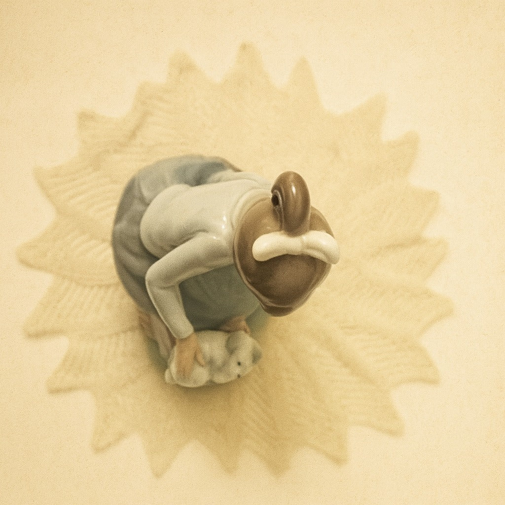 Nao by Lladro – “Let’s Rest” Item #1091 – Retired