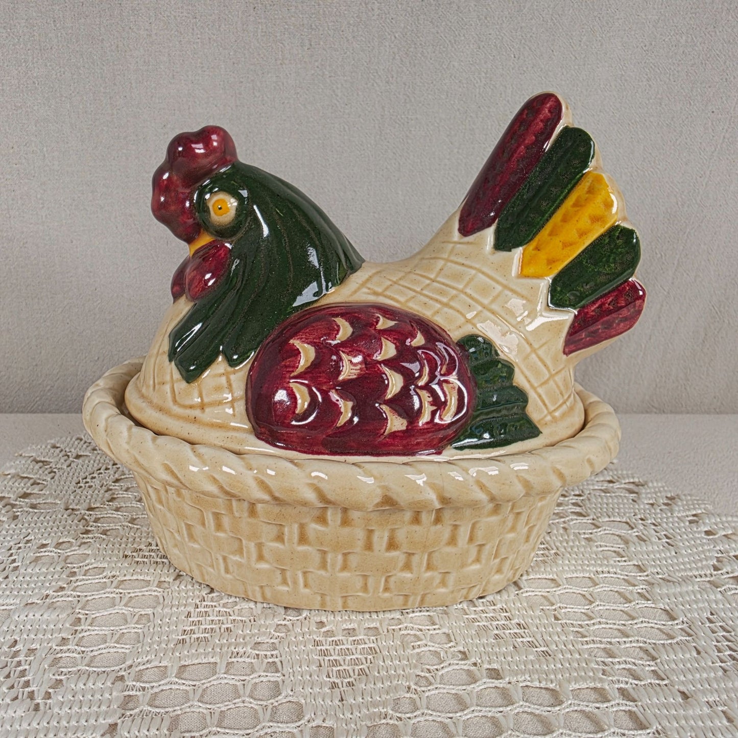 Metlox PoppyTrail Ceramic Chicken Covered Dish Basketweave Design 6.5" x 5.25" x 6" Multicolor
