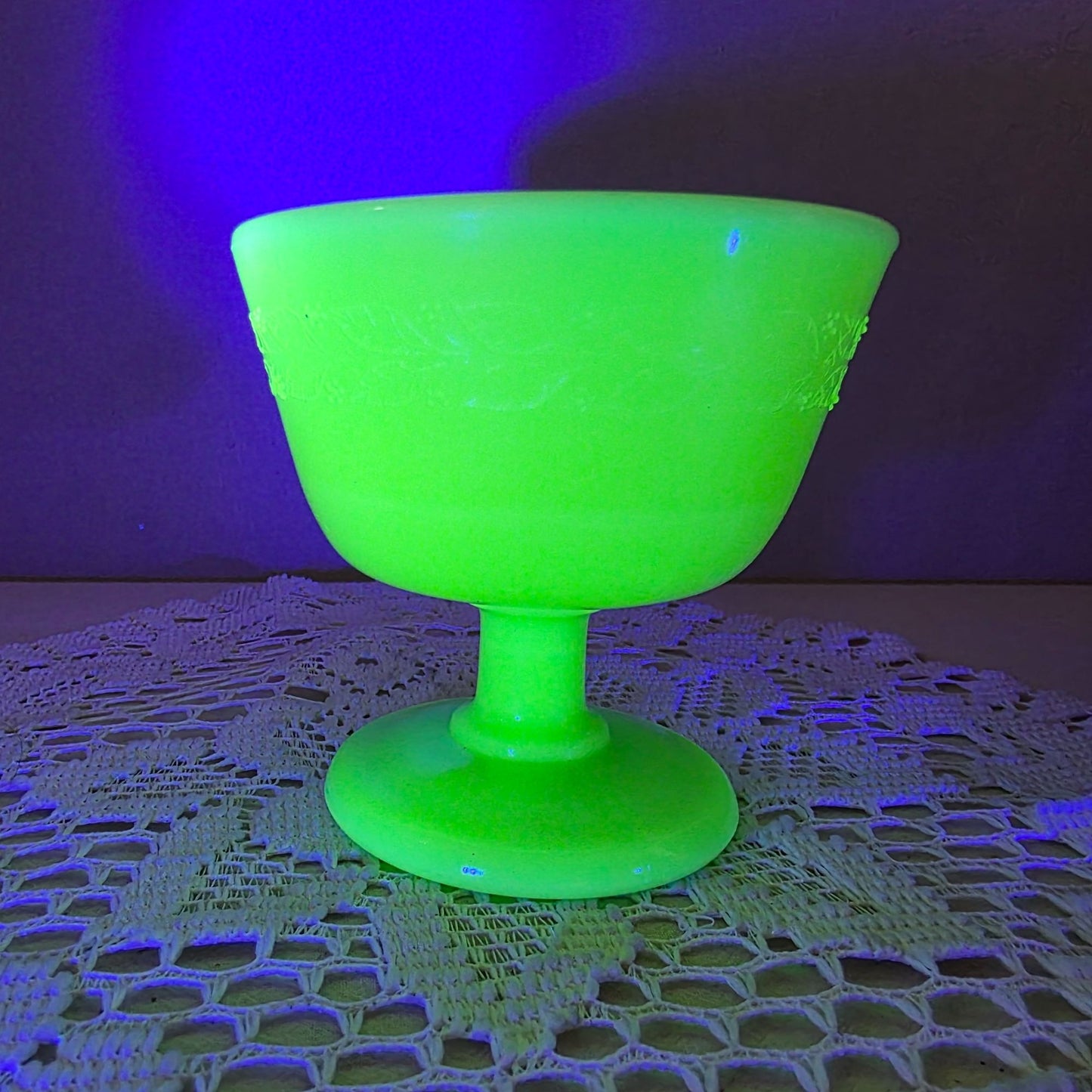 Vintage McKee Laurel Jadeite Sherbet Dish 3 3/4" Tall Embossed Leaf Pattern Glows Under UV Light