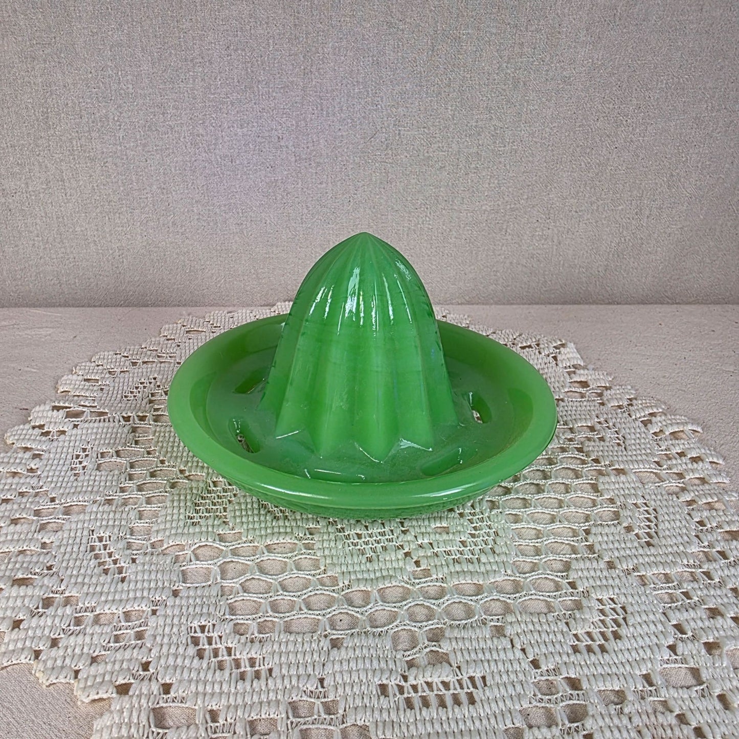 Vintage Jadeite Uranium Glass Citrus Juicer Reamer Green Depression Glass UV Glow
